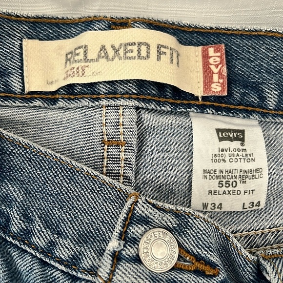 Levi’s~550~Relaxed Fit / 34 X 34 / Nicely broken In - Picture 5 of 10